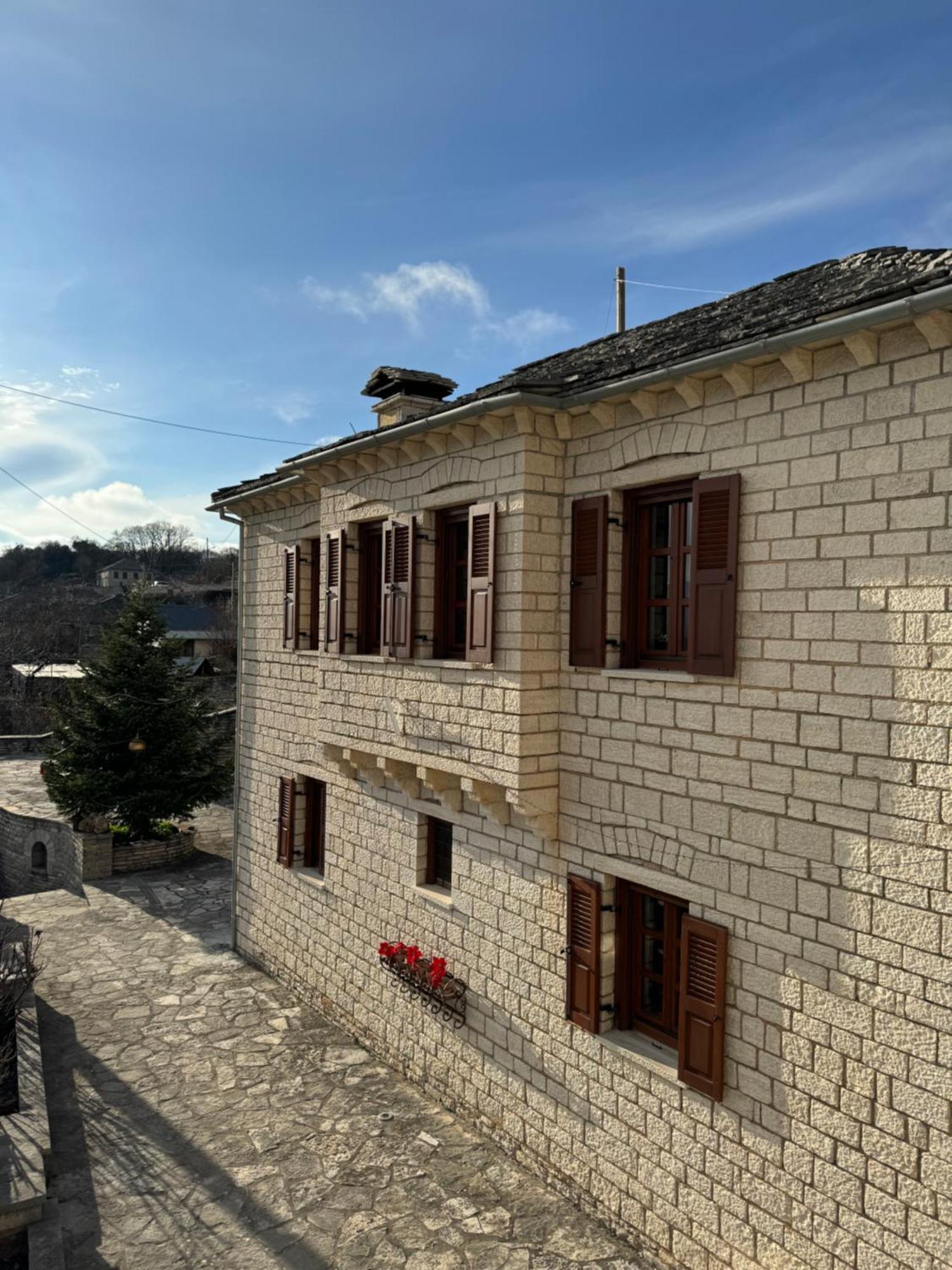 Βίτσα Πετρόκτιστο Αρχοντικό "Ιόλη" Με Θέα Ζαγόρι Villa Luaran gambar
